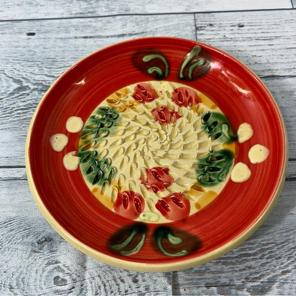 Vintage Rupi 1980 Spain Red Floral Garlic Grator & Zestor with matching plate - Picture 9 of 14